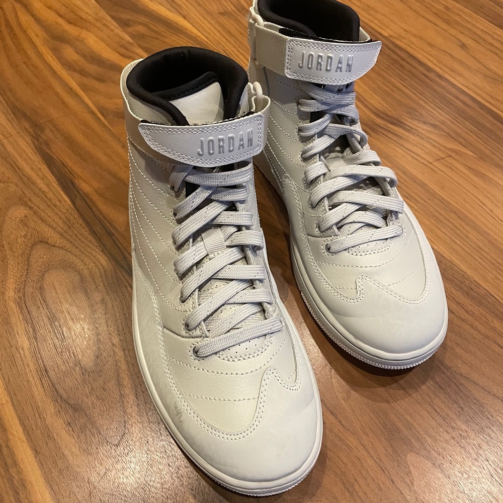 Jordan SOG off-court light bone